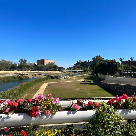 Castillo Malaga Paradaise 3 * فوينخيرولا