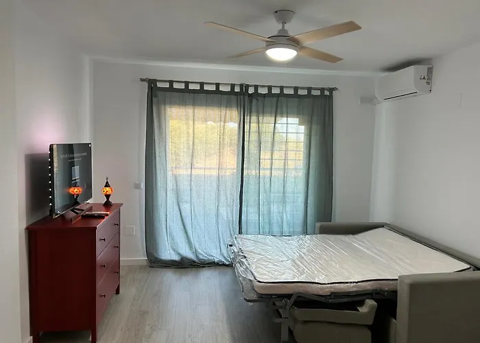 Castillo Malaga Paradaise 3 * פואנגירולה